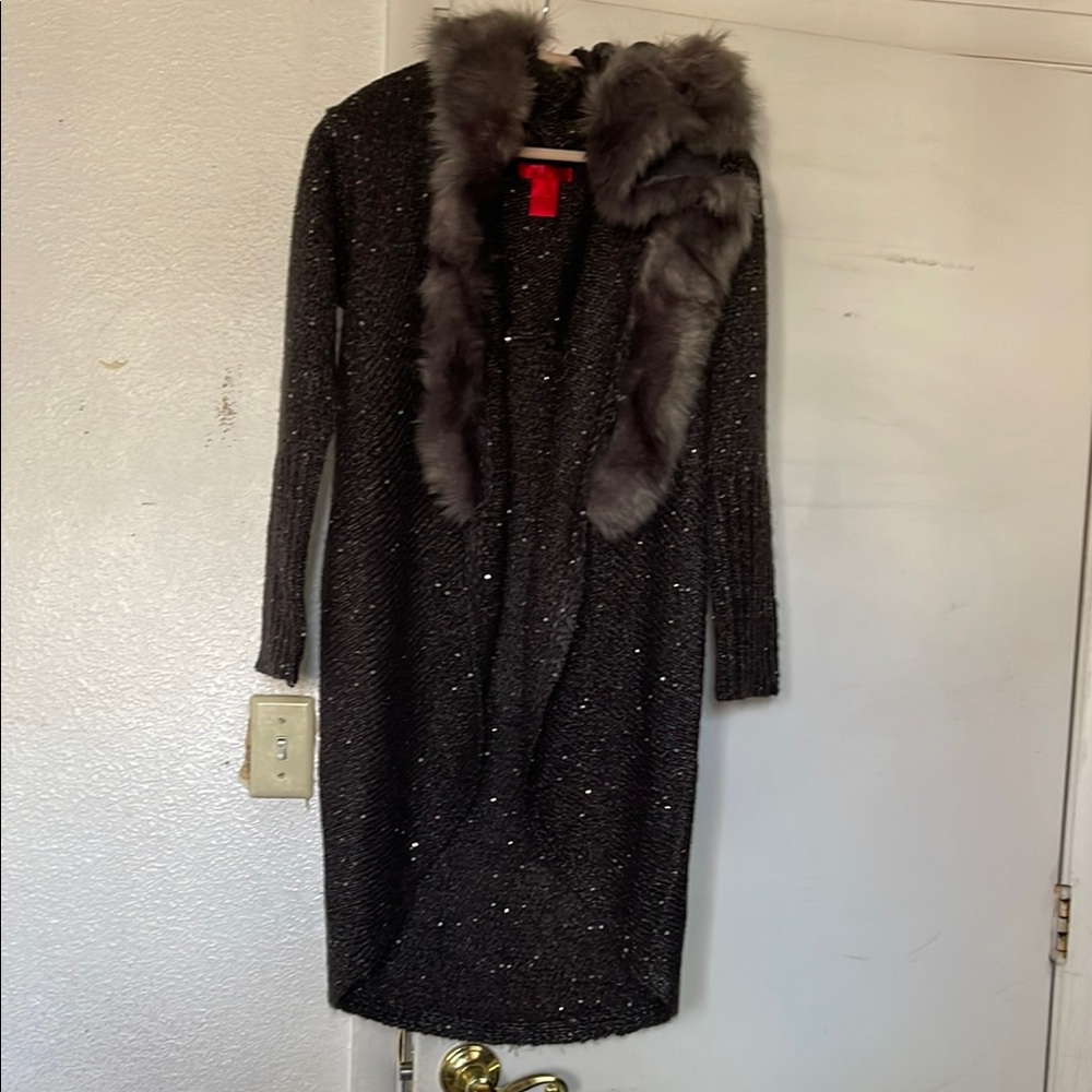Elegant Black sweater with Faux Fur Trim by Jennifer Lopez